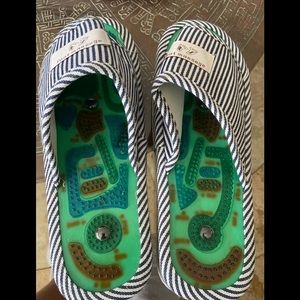 Foot massage sandals